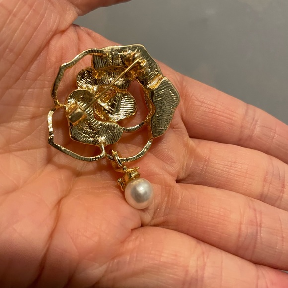 Brooches, Necklaces. - Picture 4 of 6